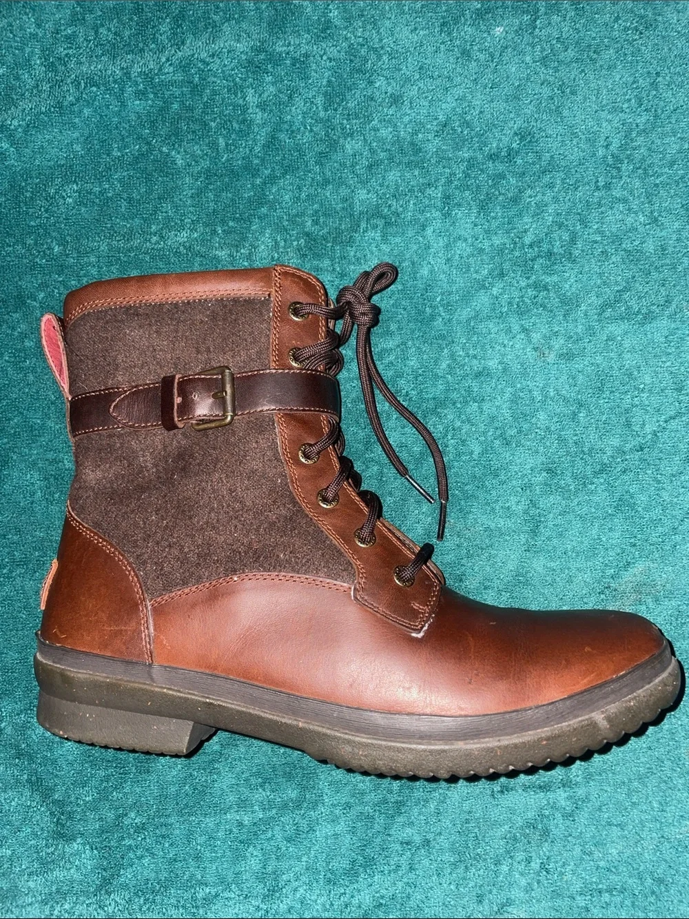 UGG Kesey boots